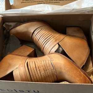 Bed Stu ankle boot/shoe